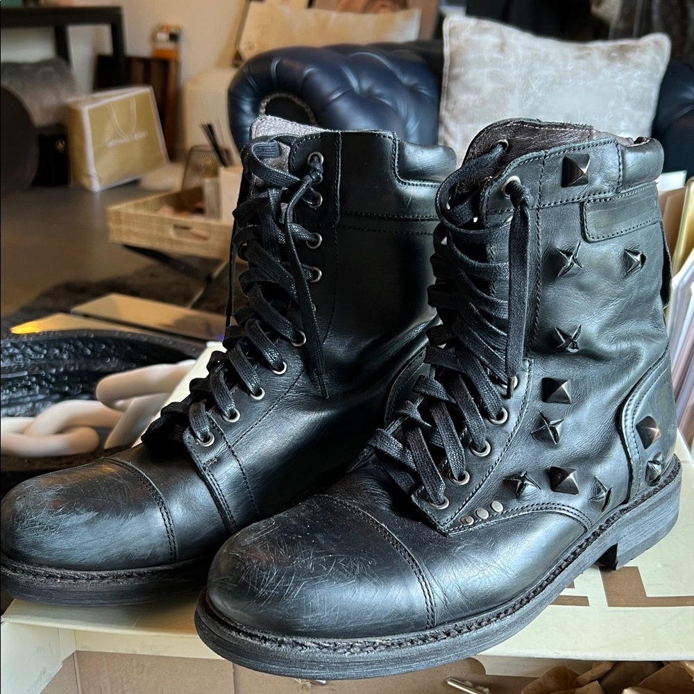DIESEL Yell Men’s Black Studded Leather Boots 9.5 worn 1-2 times.